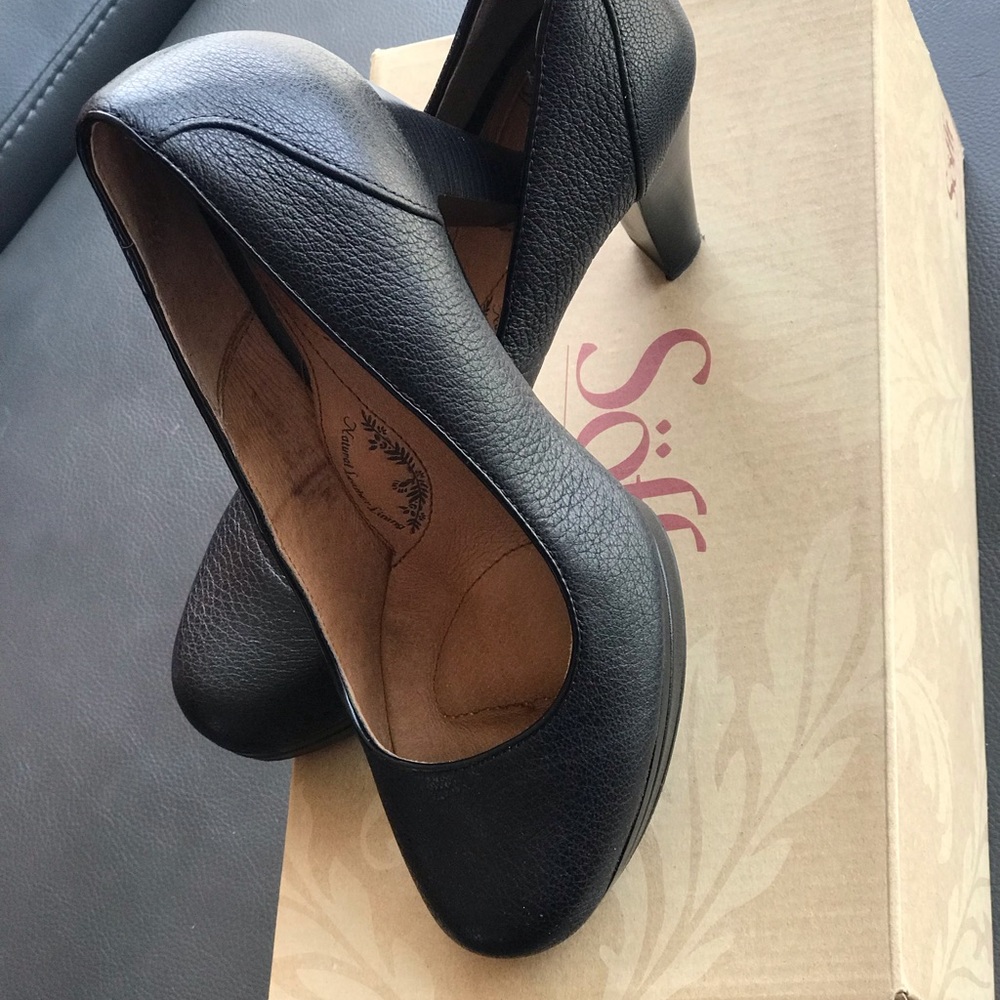 Heels - Picture 2 of 4